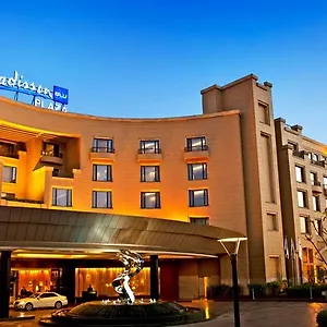 מלון Radisson Blu Plaza Delhi Airport